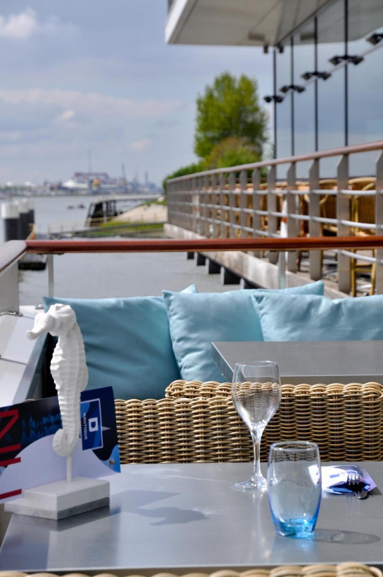 Delta Hotel Vlaardingen Esterno foto